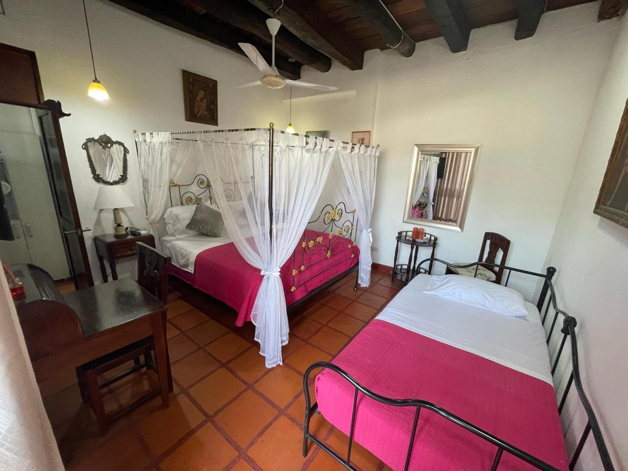 Casa Colonial Serrezuela Картахена Экстерьер фото